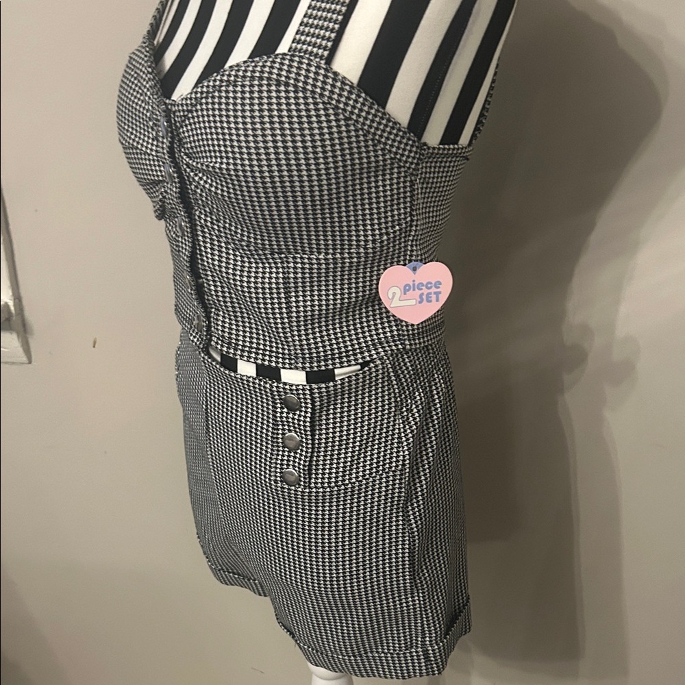 ❌Sold ❌ Black and White Checkered Button-Up Romper haute Monde - Picture 3 of 5